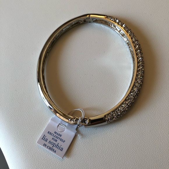 Lia Sophia elegant bangle Bracelet - Picture 4 of 5